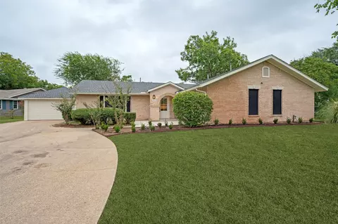 3706 Windsor St, Irving, TX 75062