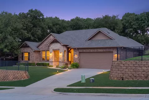 1303 Ballycastle Ln, Corinth, TX 76210