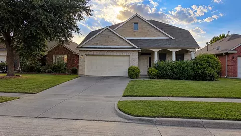 6610 Kinross Dr, Arlington, TX 76002