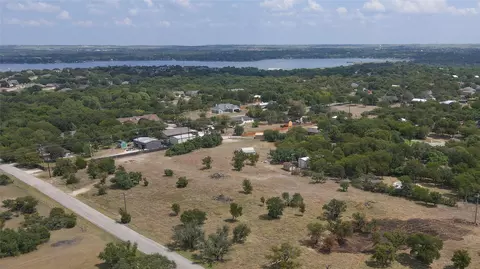 106 Winfield St, Hudson Oaks, TX 76087