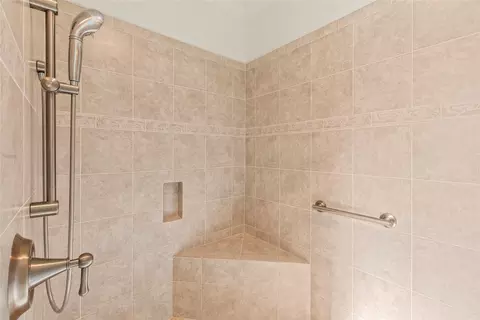 Bath - 409 Oak Creek Dr, Tool, TX 75143 photo 5 of 5