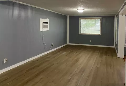 Living - 406 S Avenue F, Haskell, TX 79521 photo 1 of 3
