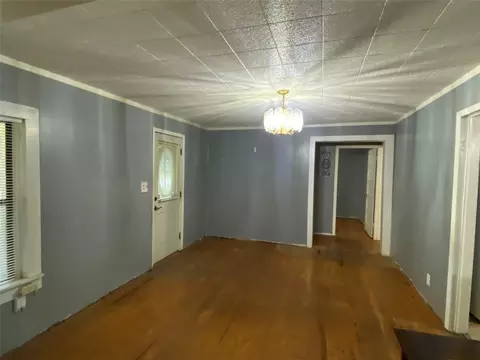 Living - 406 S Avenue F, Haskell, TX 79521 photo 3 of 3
