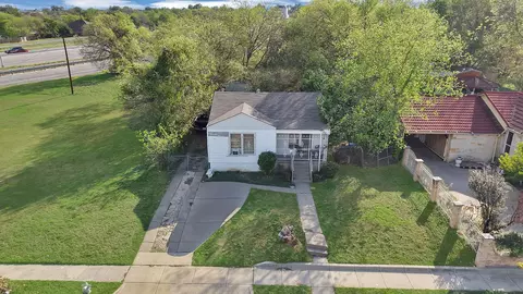 2813 S Wesleyan Dr, Fort Worth, TX 76105