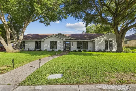 7031 Hunters Ridge Dr, Dallas, TX 75248