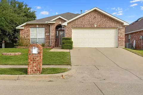 1101 Bellcrest Dr, Arlington, TX 76002