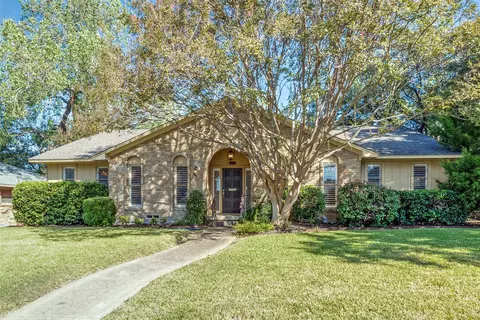 9351 Heatherdale Dr, Dallas, TX 75243