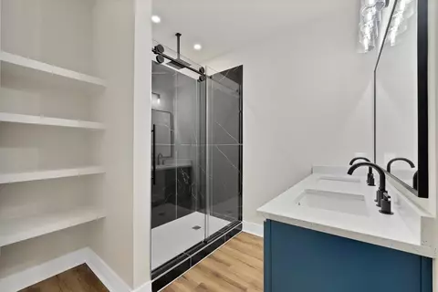 Bath - 724 Gilbert St, Terrell, TX 75160 photo 1 of 4