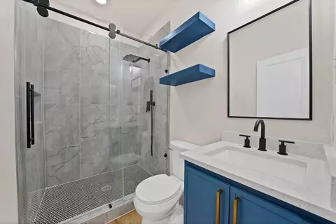 Bath - 724 Gilbert St, Terrell, TX 75160 photo 3 of 4