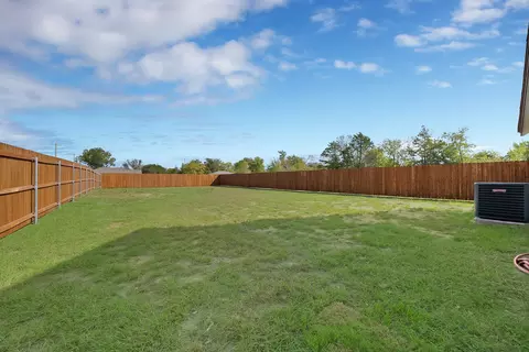 Exterior - 724 Gilbert St, Terrell, TX 75160 photo 5 of 5