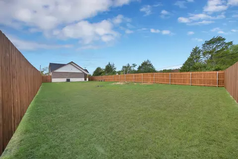 Exterior - 724 Gilbert St, Terrell, TX 75160 photo 4 of 5