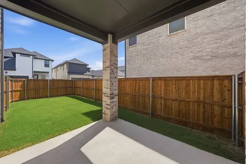 Exterior - 800 Isabel St, Celina, TX 75009 photo 5 of 6