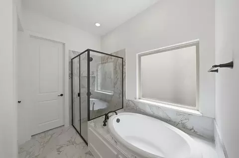 Bath - 800 Isabel St, Celina, TX 75009 photo 3 of 6