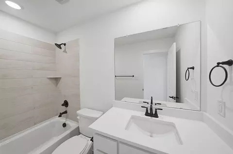 Bath - 800 Isabel St, Celina, TX 75009 photo 6 of 6