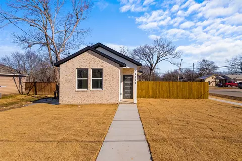 2621 College St, Greenville, TX 75401