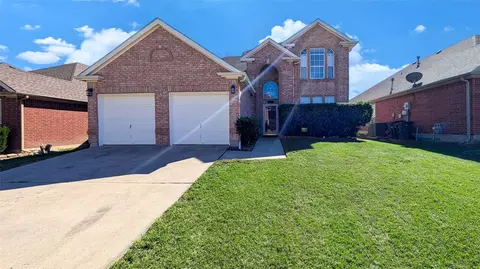 4704 Parkmount Dr, Fort Worth, TX 76137