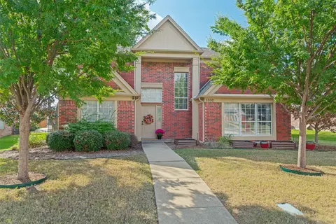 1332 Old Barn Ln, Lewisville, TX 75067