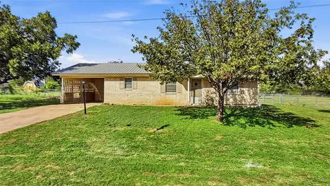 905 W Standifer St, Hamilton, TX 76531
