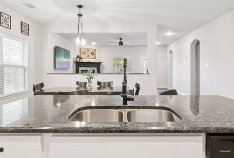 Kitchen - 9012 Conroe Dr, Argyle, TX 76226 photo 5 of 5