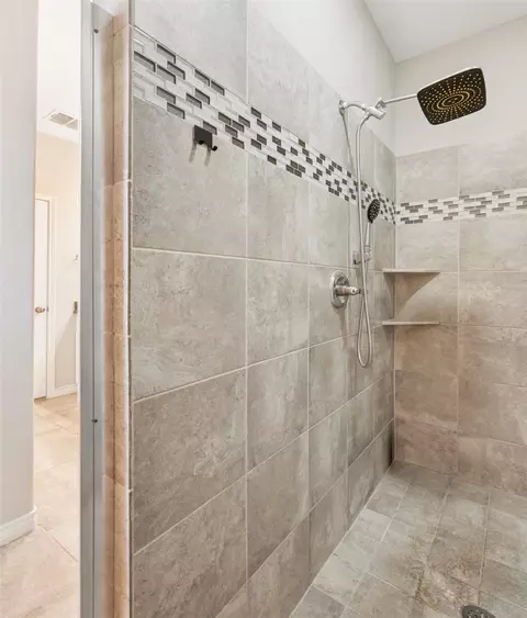 Bath - 9012 Conroe Dr, Argyle, TX 76226 photo 3 of 5