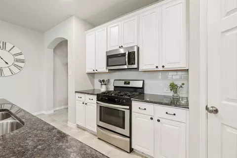 Kitchen - 9012 Conroe Dr, Argyle, TX 76226 photo 2 of 5