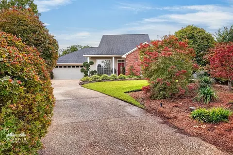 7854 Millicent Cir, Shreveport, LA 71105