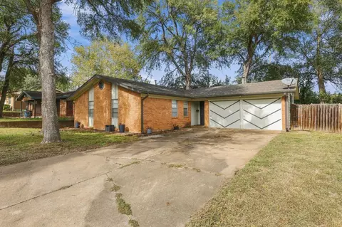 143 N Imperial Dr, Denison, TX 75020