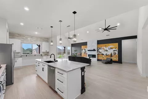 Kitchen - 1018 Devonshire Dr N, Forney, TX 75126 photo 4 of 6
