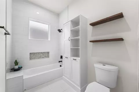 Bath - 1018 Devonshire Dr N, Forney, TX 75126 photo 6 of 7