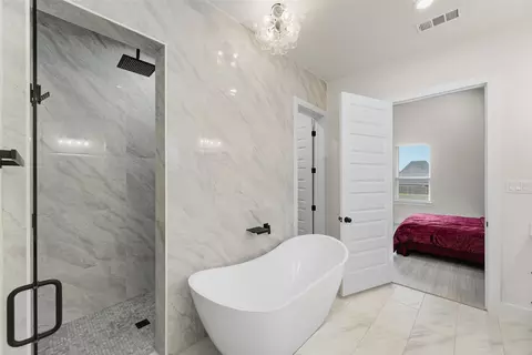 Bath - 1018 Devonshire Dr N, Forney, TX 75126 photo 1 of 7