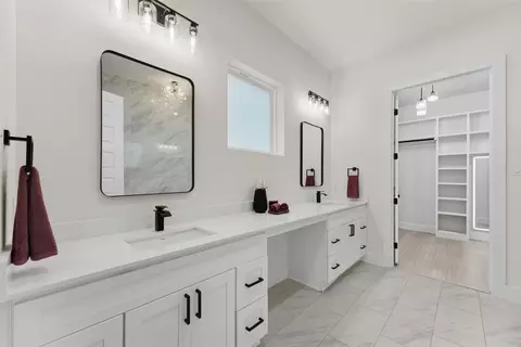 Bath - 1018 Devonshire Dr N, Forney, TX 75126 photo 3 of 7