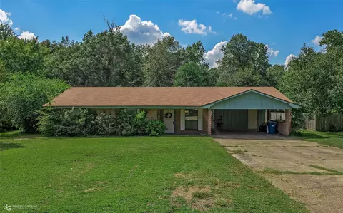 813 S Cypress St #1/2, Vivian, LA 71082