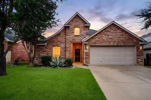 637 Brooks St, Crowley, TX 76036