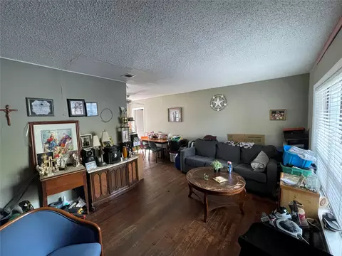 1115 Pine St, Grand Prairie, TX 75050