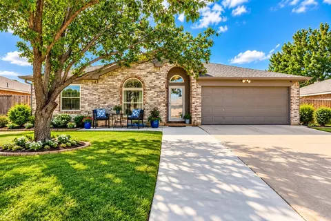 308 Candlestick Trl, Saginaw, TX 76179