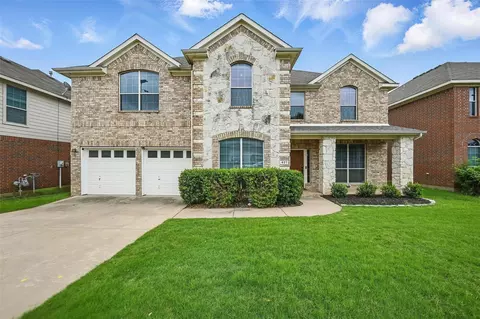 421 Roundrock Ln, Fort Worth, TX 76140