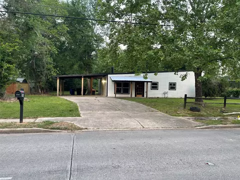 9227 Walker Rd, Shreveport, LA 71118