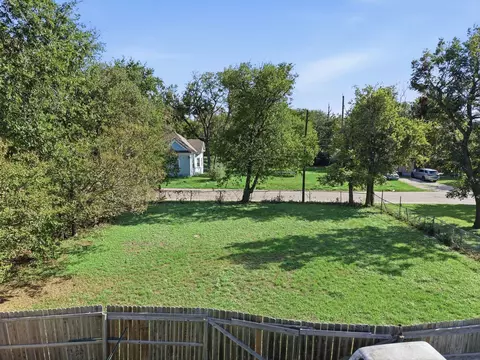 1109 Alvarado St, Cleburne, TX 76031 photo 5