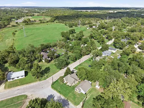 1109 Alvarado St, Cleburne, TX 76031 photo 7