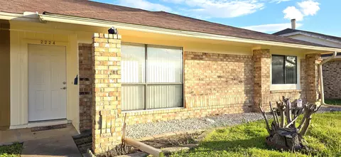 2224 Limestone Ln, Garland, TX 75040