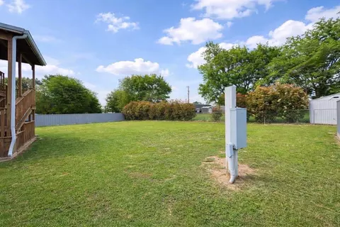 Exterior - 400 Comanche, Quitman, TX 75783 photo 9 of 10