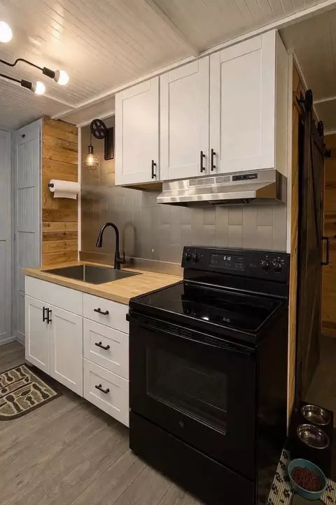 Kitchen - 400 Comanche, Quitman, TX 75783 photo 2 of 3