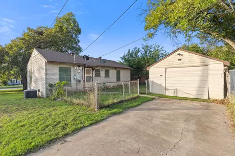 Exterior - 2701 Windsor Ave, Waco, TX 76708 photo 4 of 7