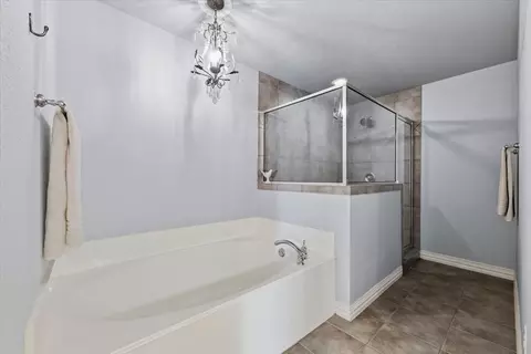 Bath - 130 View Point Ct, Aledo, TX 76008 photo 3 of 6