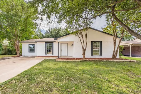 2310 Idlewood Dr, Arlington, TX 76014