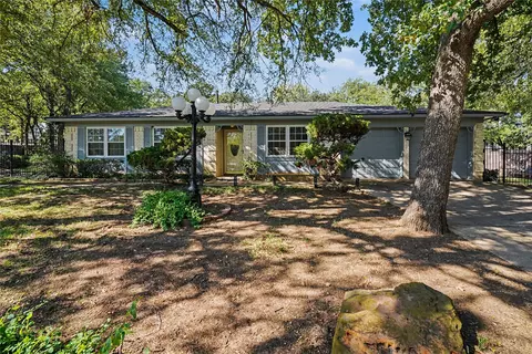 7117 Lowery Ln, North Richland Hills, TX 76182