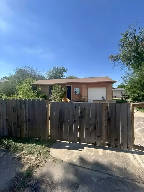 8827 Rustown Dr, Dallas, TX 75228