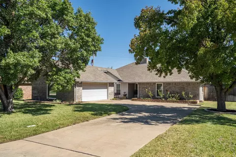 654 Park Ln, Highland Village, TX 75077