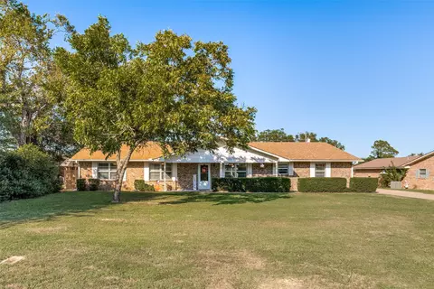 1429 College St, Sulphur Springs, TX 75482