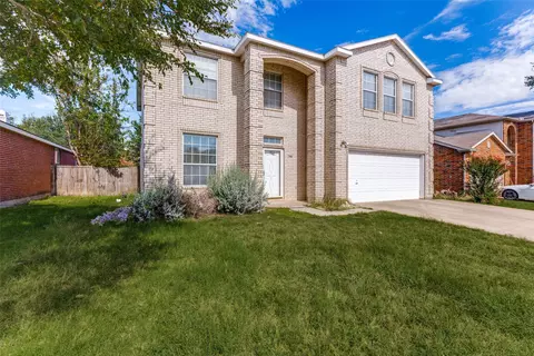 1140 Roundhouse Dr, Saginaw, TX 76131